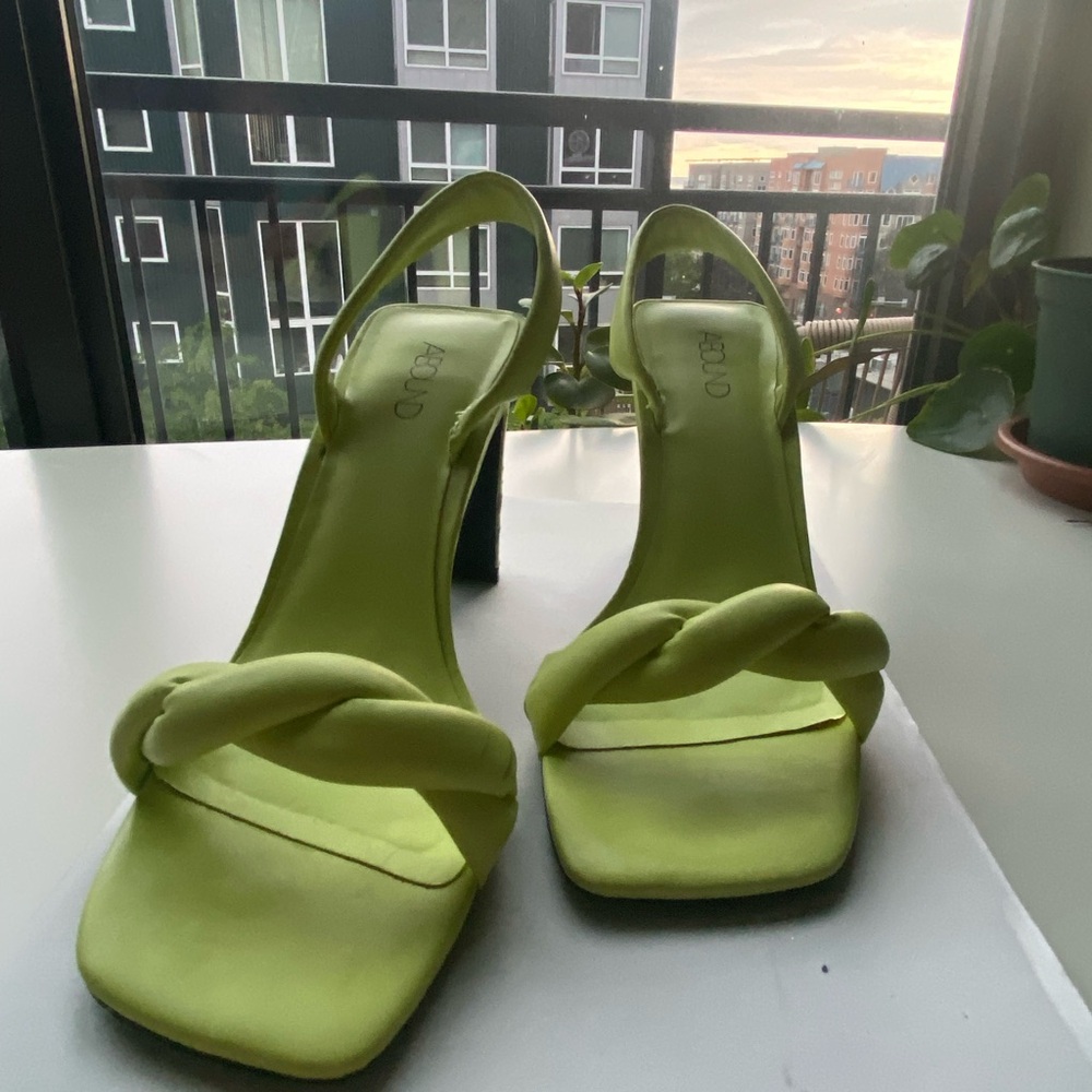 Chic Neon Green Strappy Heels